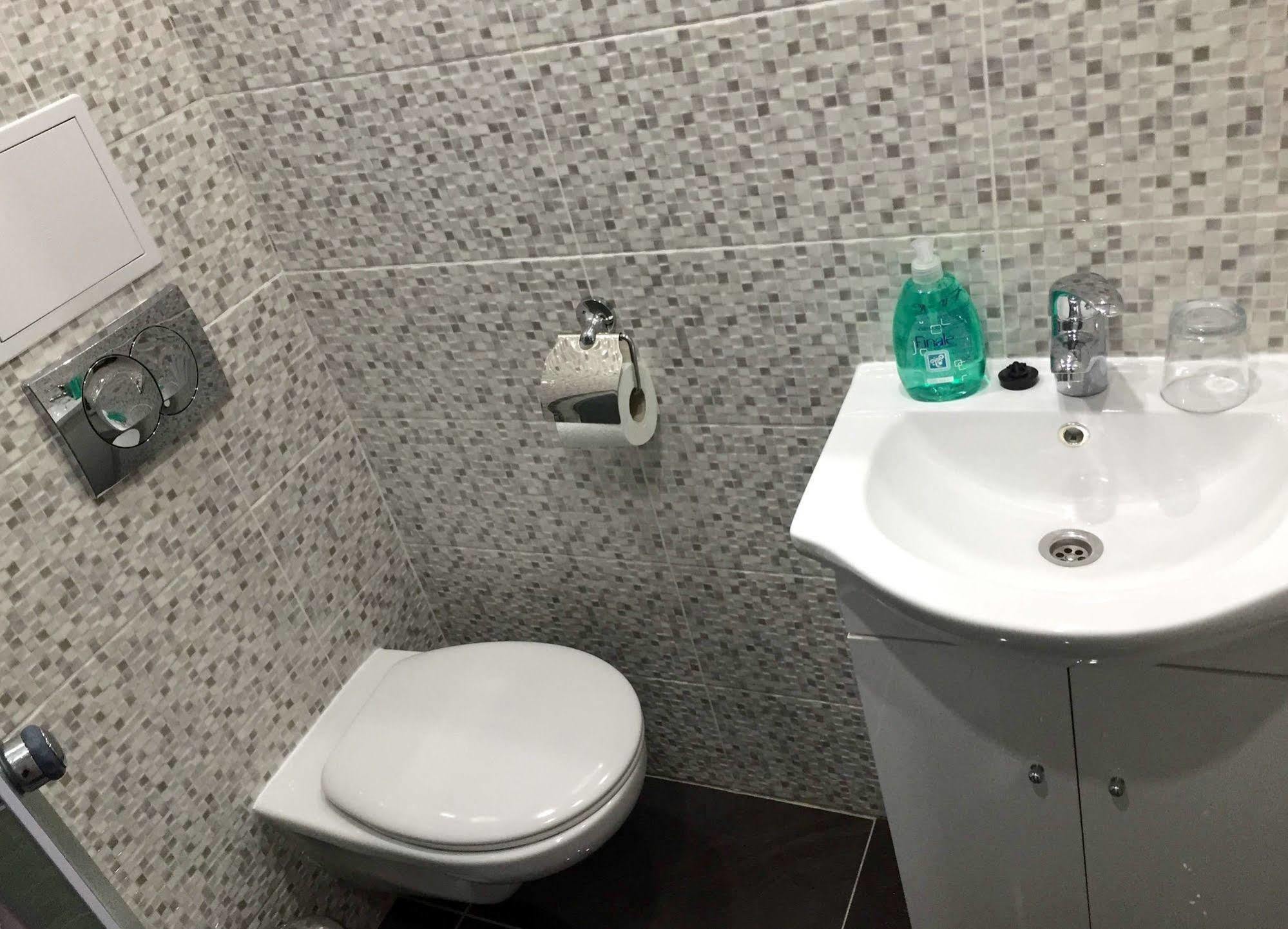萨里斯公寓 普雷绍夫 外观 照片